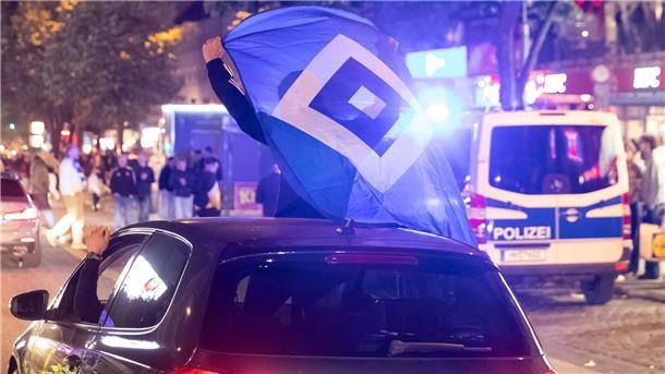 Die HSV-Fans feierten den Aufstieg ausgiebig auf der Reeperbahn.