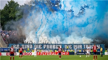 Die HSV-Fans haben dem Club wieder eine Geldstrafe eingebrockt.