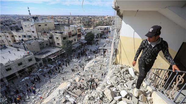 Ringen um mehr Hilfsgüter für Gaza Die humanitäre Lage im Gazastreifen ist katastrophal. Israel steht unter wachsendem Druck, mehr Hilfslieferungen zuzulassen.