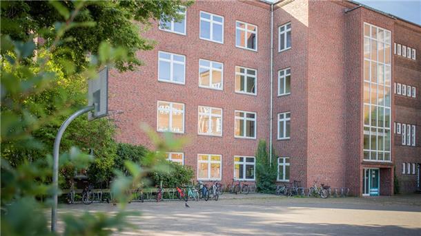 Sanierungen: In diesen Schulen sind in den Ferien Handwerker tätig Die Humboldtschule in Geestemünde ist nur eine von vielen Schulen in der Stadt, in denen die Handwerker in den Sommerferien tätig waren