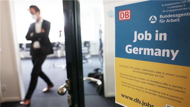Länder wollen Einwanderung von Fachkräften stärken Die Integration von Geflüchteten in den deutschen Arbeitsmarkt soll erleichtert und beschleunigt werden. (Symbolbild)