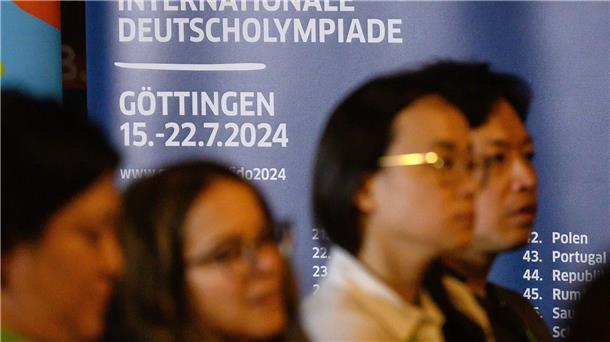 Jugendliche messen sich bei Internationaler Deutscholympiade Die Internationale Deutscholympiade ist der weltweit größte Wettbewerb zur deutschen Sprache.