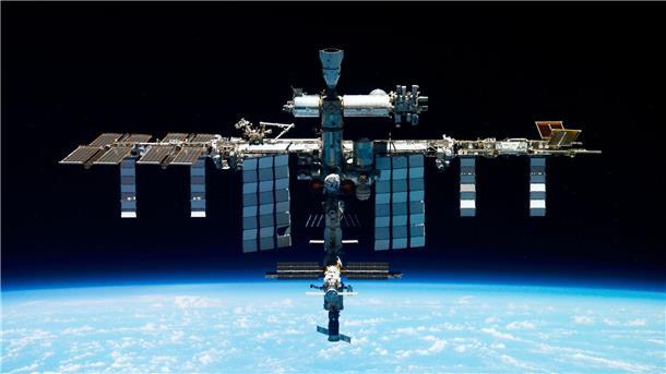 Astronauten vor Rückkehr: „Politik keine Rolle gespielt“ Die Internationale Raumstation ISS liegt etwa 400 Kilometer über der Erde.