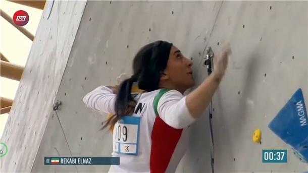 Sportlerin zurück in Teheran - Iran droht mit Sanktionen Die iranische Klettersportlerin Elnas Rekabi hatte im Finale der Asienmeisterschaft das für iranische Sportlerinnen obligatorische Kopftuch abgenommen.