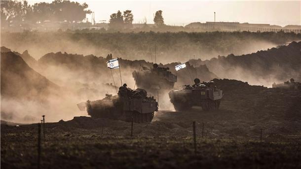 Bombardments im Süden Gazas: Wo sollen die Menschen hin? Die israelische Armee hat nach der Feuerpause die Kämpfe im Gazastreifen gegen die islamistische Hamas wieder aufgenommen.