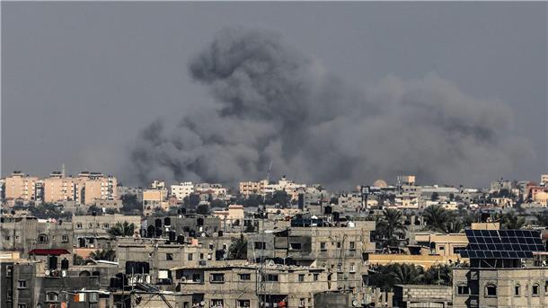 Gaza-Resolution erntet Kritik Die israelischen Streitkräfte wollen ihre Bodenoffensive in der Hamas-Hochburg Chan Junis fortsetzen.