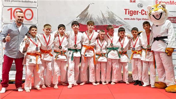 Die Judoka der Judoschule Kano überzeugten in Visbek und holten die meisten Medaillen.