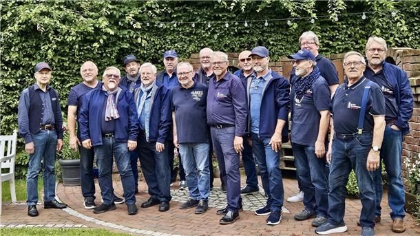 Eine Gruppe Männer 
