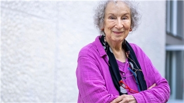 Margaret Atwood widmet sich der Trauer und dem Abschied Die kanadische Schriftstellerin Margaret Atwood widmet sich dem Abschied und der Trauer. (Archivbild)
