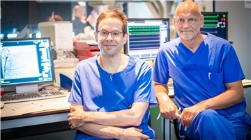 Die Kardiologen Dr. Thomas Sievert und Dr. Mark Lüdde (links) helfen in Nordenham aus.