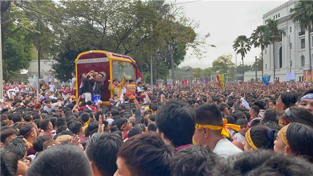 Die Katholiken auf den Philippinen sagen dem Schwarzen Nazarener heilende Kräfte nach. (Foto aktuell)