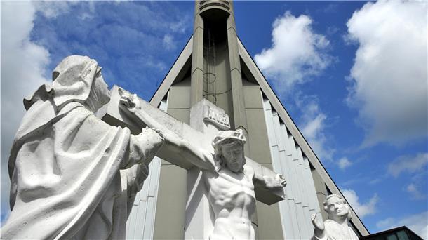 Die katholische St.-Ansgar-Kirche in Leherheide gehört zum Dekanat Bremerhaven-Cuxhaven.