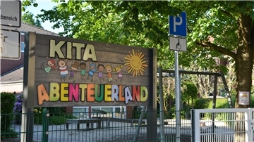 Die Kita Abenteuerland ist aktuell eine von zwei Einrichtungen in Spaden. Kita Nummer drei folgt bis Frühjahr 2023, aber auch diese wird voraussichtlich nicht ausreichen, um den wachsenden Bedarf im Ort zu decken.