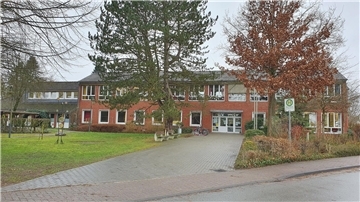 Die kleinste Schule in der Gemeinde marschiert voran: Die Grundschule Wehdel wird im Sommer in eine Ganztagsschule umgewandelt.
