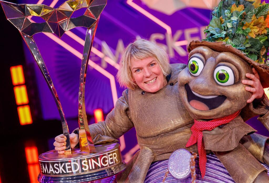 Die Komikerin Mirja Boes gewinnt als Figur „Der Floh“ das Finale der ProSieben-Show „The Masked Singer“.