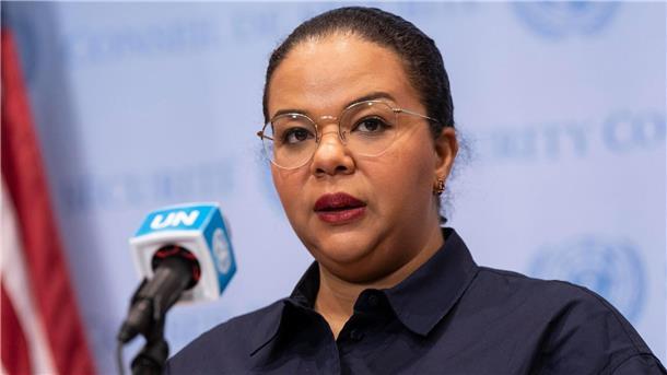 Appell an FC Bayern wegen „blutbeflecktem“ Sponsoringvertrag Die kongolesische Außenministerin fordert den FC Bayern und weitere europäische Clubs auf, ihre Sponsoringverträge mit Ruanda zu beenden.