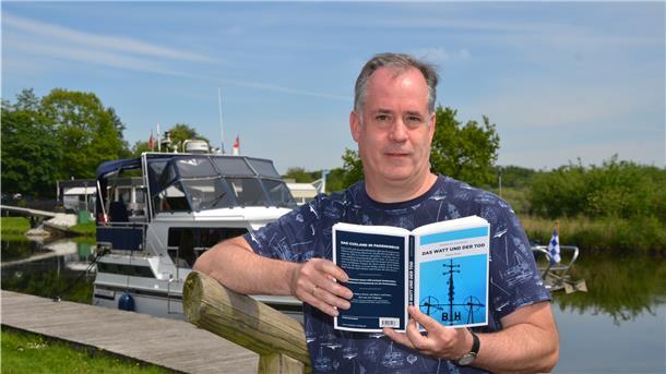 Die Krimis von Markus Rahaus spielen im Cuxland und haben alle einen maritimen Bezug.