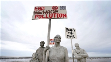 Die Kunstinstallation „Sirens of Sewage“ am Strand von Whitstable.
