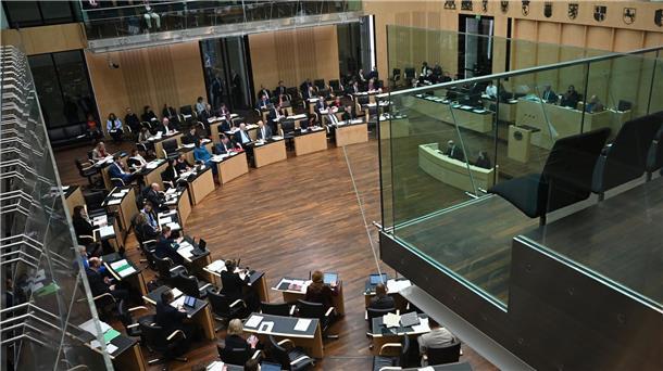 ADAC warnt ab 2027 vor stark steigenden Spritpreisen Die Länderkammer billigt die Reform.