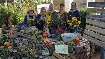 Die Landfrauen waren mit einem herbstlichen Stand mit von der Partie.