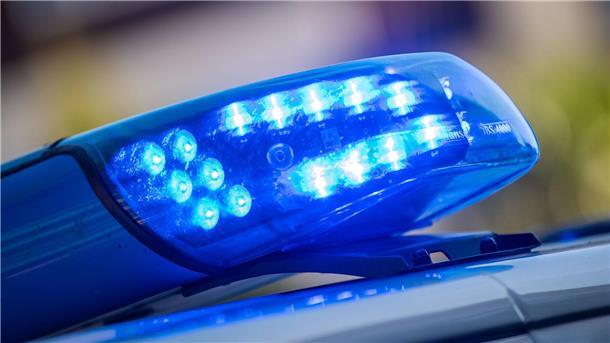 Kunde schuldet Geld - Sexarbeiterin behält Autokennzeichen Die Landshuter Polizei wird zu einem Streit ins Bordell gerufen. (Symbolbild)