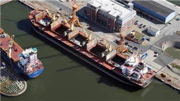 Die „Lascombes“ liegt nun an der Lloyd-Werft. Dort wird sie entladen.
