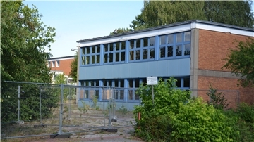 Die leer stehende Gauß-Schule am Lühnenfeld in Zeven.