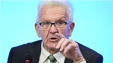 „Die Leute können ja zurück. Das ist doch keine Haft“: Winfried Kretschmann.