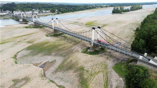 Die Loire in Saint-Georges-sur-Loire, Westfrankreich: Im August war das Flussbett ausgetrocknet.