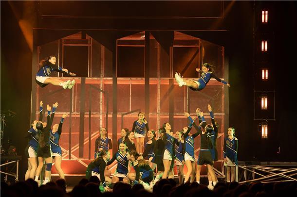 Die Lokalgruppe:  Das Cheerleading-Team "Mighty Sharks" des TV Lehe hatte beim "...