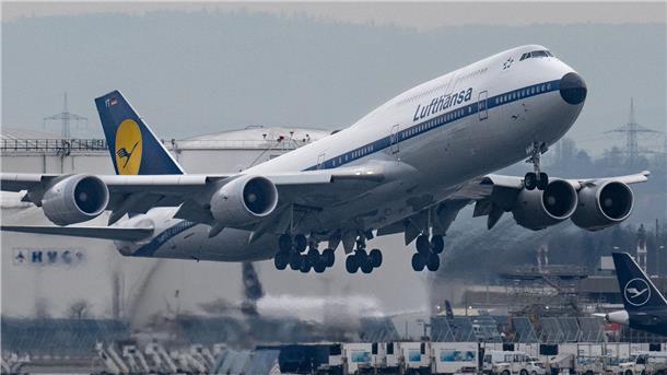 Lufthansa erhebt ab 2025 neue Umweltgebühr Die Lufthansa wird Passagieren ab kommendem Jahr die Umweltkosten in Rechnung stellen.