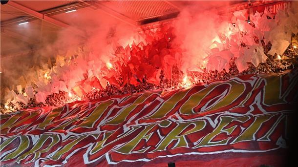 Die Mainzer Fans feierten ihre Mannschaft schon vor dem Spiel.
