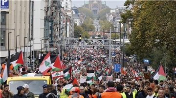 „Die Massaker im Libanon und die regionale Eskalation müssen gestoppt werden“, hieß es etwa von den Organisatoren. 