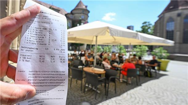 Mehrwertsteuer in Gastronomie steigt wieder Die Mehrwertsteuer-Regelung wurde wegen der Energiekrise mehrmals verlängert, zuletzt bis Ende dieses Jahres.