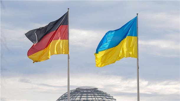 Deutlich weniger Zuwanderer aus der Ukraine in Deutschland Die meisten Ukrainer lebten im Oktober 2023 in den bevölkerungsreichsten Bundesländern Nordrhein-Westfalen (234.000), Bayern (168.000), und Baden-Württemberg (159.000).