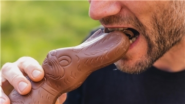 Die Menschen haben mehr Hunger auf Schoko-Osterhasen als auf Schoko-Weihnachtsmänner.