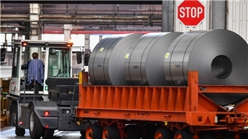 Die Metall-, Auto-, und Chemiebranche sind nach Einschätzung der Unternehmensberatung PwC wegen der höheren Produktionskosten unter enormem Druck.