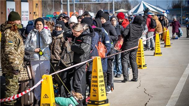 Die Millionen Menschen, die als Flüchtlinge aus der Ukraine nach Deutschland kommen, haben auch im Kreis-Haushalt Spuren hinterlassen. Foto Kappeler