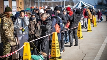 Die Millionen Menschen, die als Flüchtlinge aus der Ukraine nach Deutschland kommen, haben auch im Kreis-Haushalt Spuren hinterlassen. Foto Kappeler