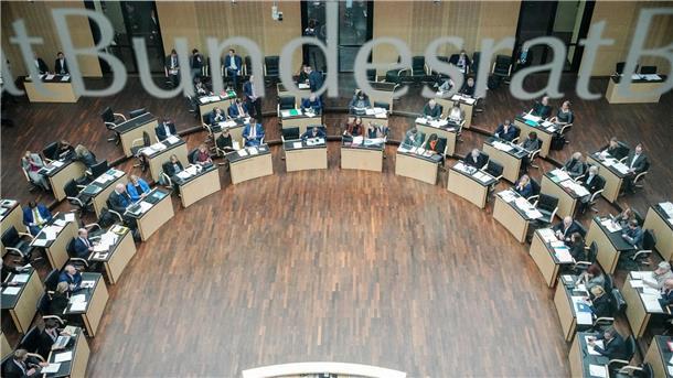 Whistleblower-Gesetz gebilligt: Schutz für Hinweisgeber Die Ministerpräsidenten der Länder im Bundesrat.