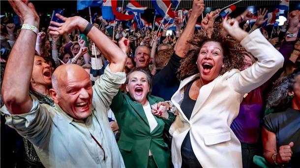 Die Mitte-Links-Partei D66 hat nach ersten Zahlen die Parlamentswahl in den Niederlanden gewonnen. 