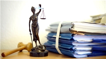 Eine Statue Justitia
