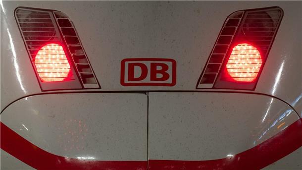 Deutsche Bahn: Soll der Megakonzern aufgespaltet werden? Die Monopolkommission berät die Bundesregierung in Wettbewerbsfragen. Nun hat sie vorgeschlagen die Deutsche Bahn aufzuspalten.
