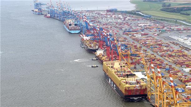 Weltgrößtes Containerschiff vor Taufe: Das kann der Mega-Frachter Die „MSC Michel Cappellini“ liegt derzeit in Bremerhaven und wartet auf ihre Taufe.