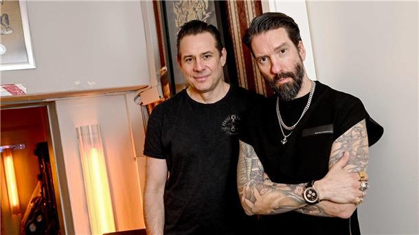 BossHoss: In USA waren wir quasi die „Sauerkraut-Cowboys“ Die Musiker Alec Völkel alias „Boss Burns“ (r) und Sascha Vollmer alias „Hoss Power“ der Band The BossHoss.