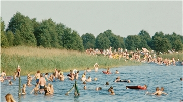 Die Naturfreunde Bremerhaven werden in diesem Jahr 100 Jahre alt. Zum Höhepunkt in den 60er und 70er Jahren hatte der Verein 600 Mitglieder. Im Sommer herrsche Hochbetrieb am und im Wollingster See.