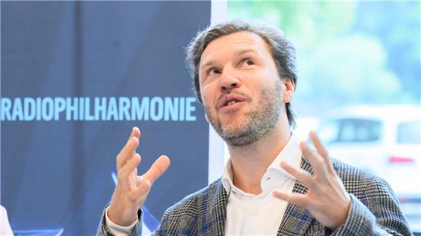 Radiophilharmonie startet mit Beethoven in Jubiläumssaison Die NDR Radiophilharmonie mit Chefdirigent Stanislaw Kotschanowski plant für die Jubiläumssaison drei Uraufführungen. (Archivbild)