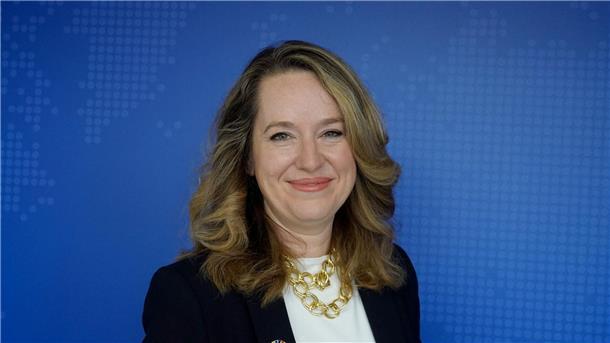 Die neue Chefin der UN-Organisation für Migration (IOM), Amy Pope, besucht Berlin.