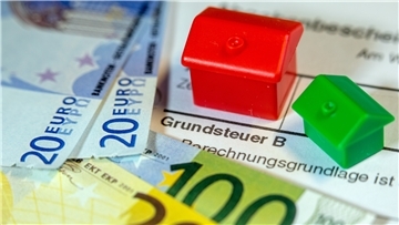 Die neue Grundsteuer ist zwar kein (Monopoli-)Spiel, aber auch sie folgt "Spielregeln". Zu diesem Zweck fordern die Finanzämter Grundstückseigentümer dazu auf, vom 1. Juli bis 31. Oktober eine Grundsteuererklärung abzugeben.
