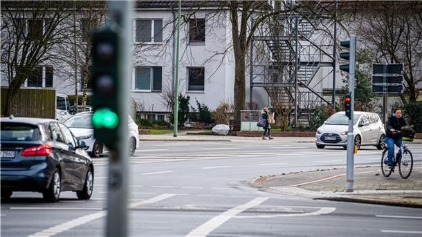 Die neue Kreuzung Cherbourger Straße und Wurster Straße gilt eigentlich als vorbildlich für Radfahrer. Doch ein kleines Manko sollte schnell behoben werden.